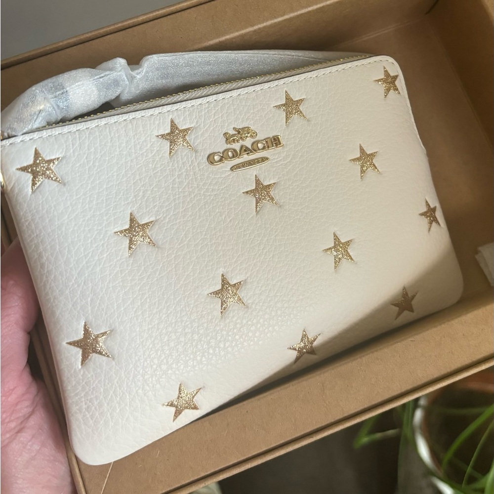 Authentic COACH Leather glitter stars wristlet and 2 charms set in box 🎁 - Picture 4 of 12